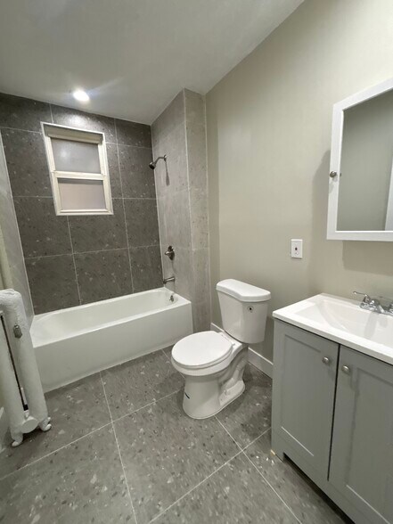 Building Photo - 849-851 S 15th St