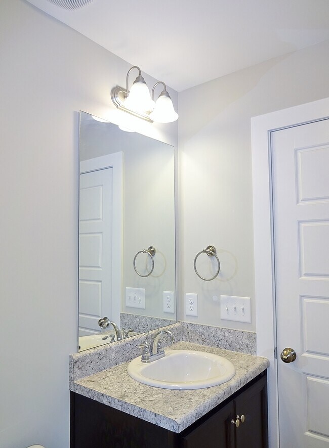 Building Photo - 555 Polo Way