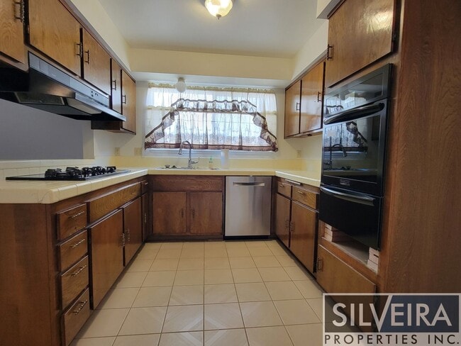 Building Photo - Charming 3 bed 2 bath home in Santa Maria