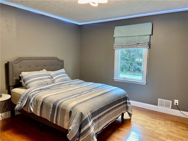 Building Photo - 1679 Rangewood Dr SW