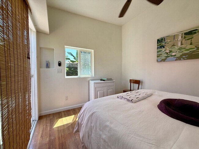Building Photo - Gorgeous Fully Furnished Ocean Beach Retreat + FLEXIBLE STAY