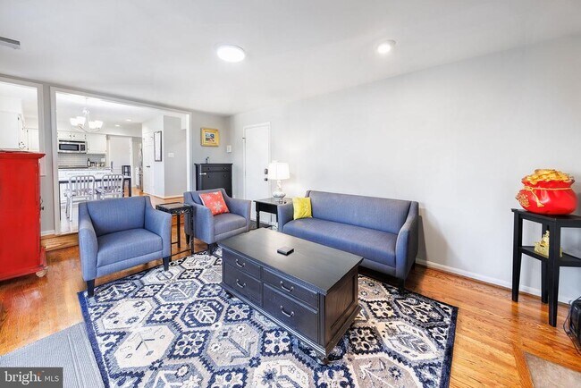 Building Photo - 980 Old Holly Dr