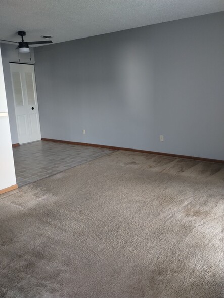 Building Photo - 222 Timber Ridge Dr