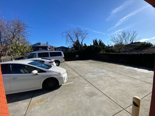 Building Photo - 3504-3506 Magnolia St