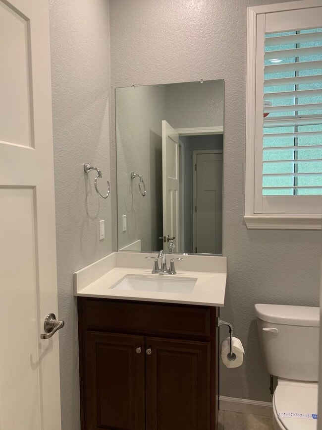 Building Photo - Designer Inspired 4x3 Stunning Home with Bonus Room and 2 Car Garage!