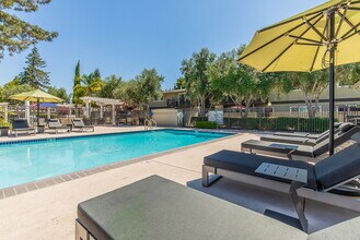 Building Photo - Magnolia Square