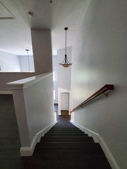 Building Photo - 4062 Markham Pl