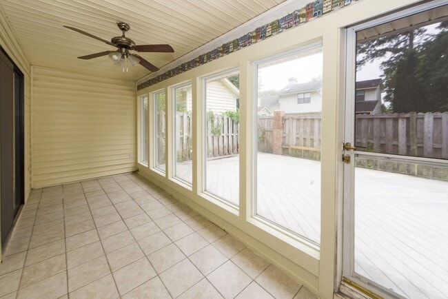 Building Photo - 2 Bedroom 2 Bath Townhouse in Crowfield Pl...
