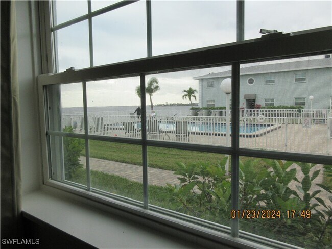 Building Photo - 3330 N Key Dr