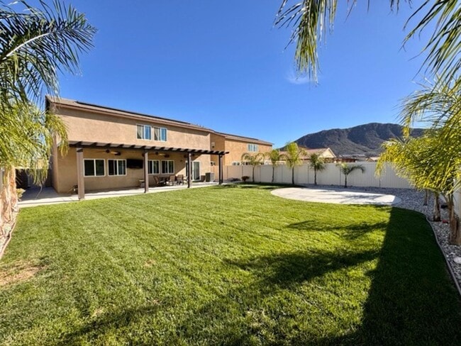 Building Photo - Stunning 4 Bedroom Cul-De-Sac Home with Loft located in Winchester!