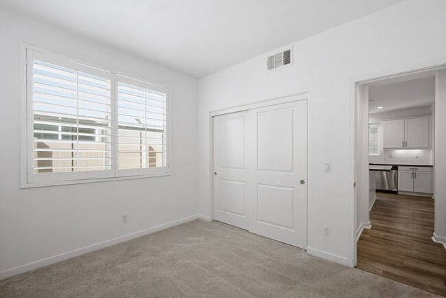 Building Photo - NEW LISTING 4 Bedroom, 3 Bathroom, 2 Garage Detached Condominium, with HVAC, Tankless Water Heate...