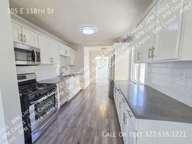 Building Photo - 305 E 118th St