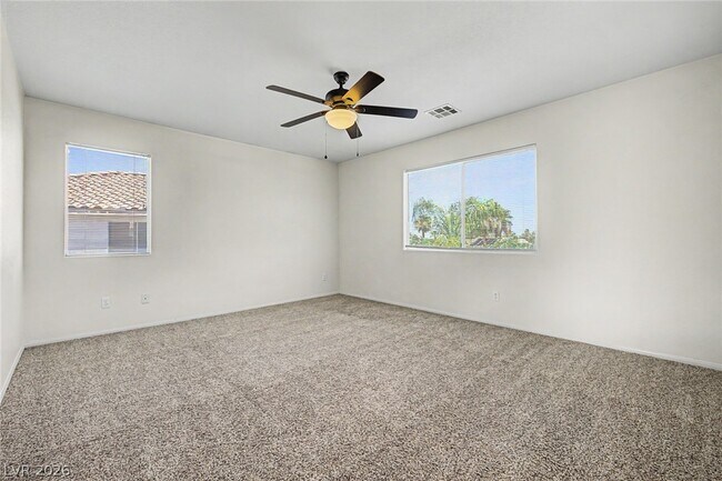 Building Photo - 2392 Predera Ave