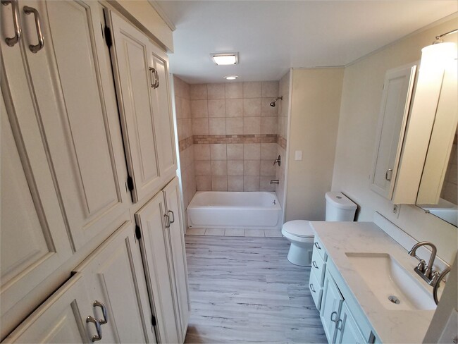 Building Photo - Renovated Home - Allentown