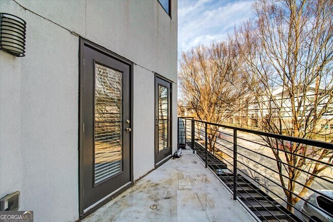 Building Photo - 2030 Main St NW