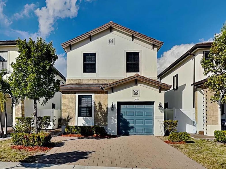 Primary Photo - 3454 W 110th St