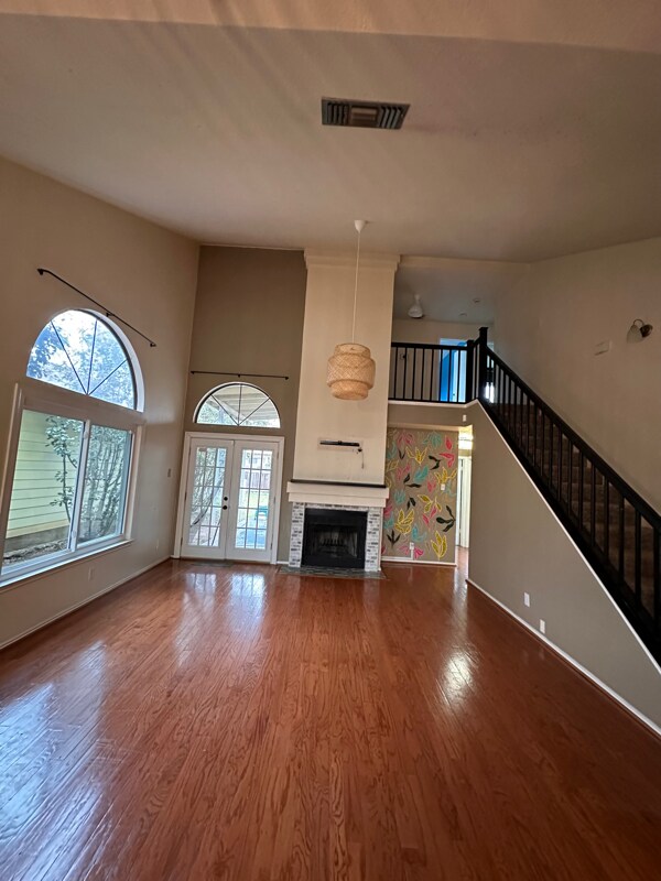 Building Photo - 9139 Village Brown