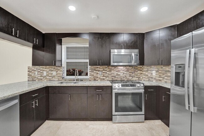 Building Photo - 949 Jade Ct