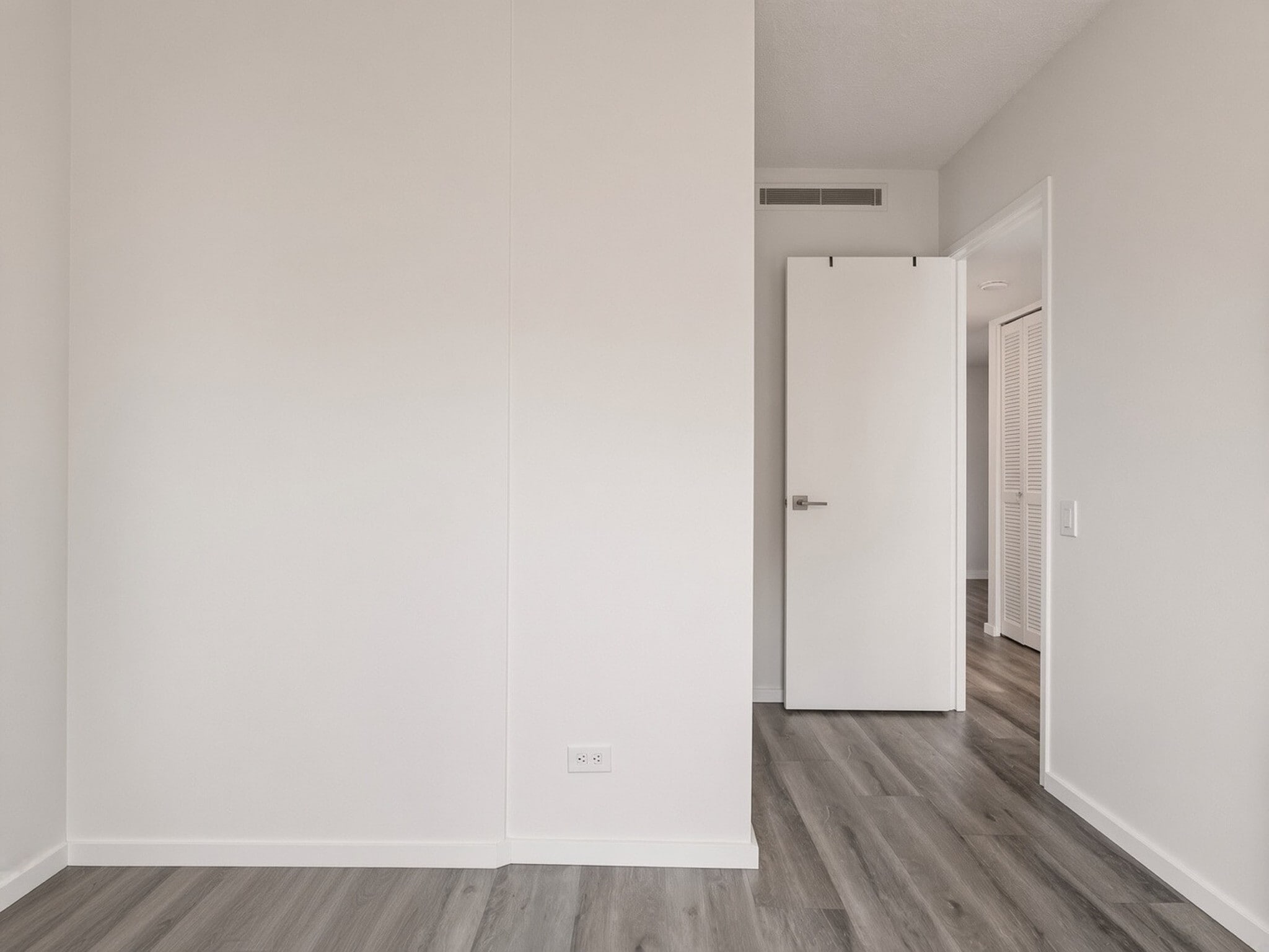 2nd BR - 225 Queen St