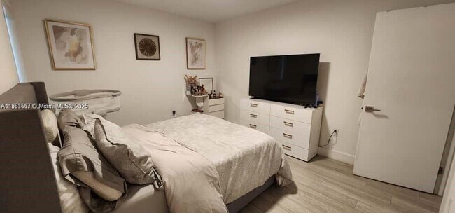 Building Photo - 1828 NW 4th St