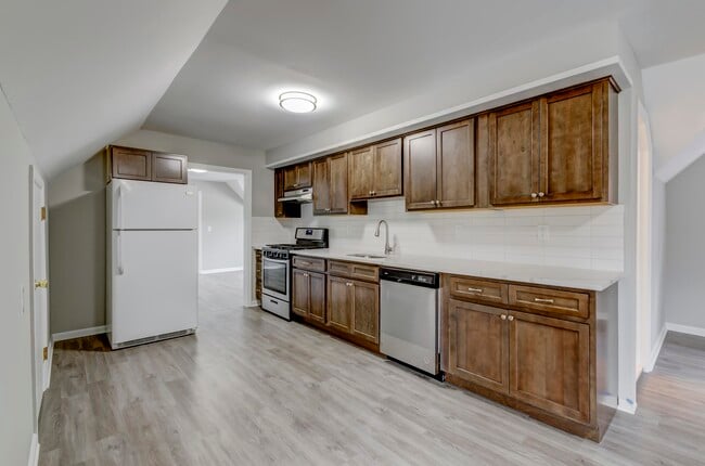 Building Photo - 772 Avenue C