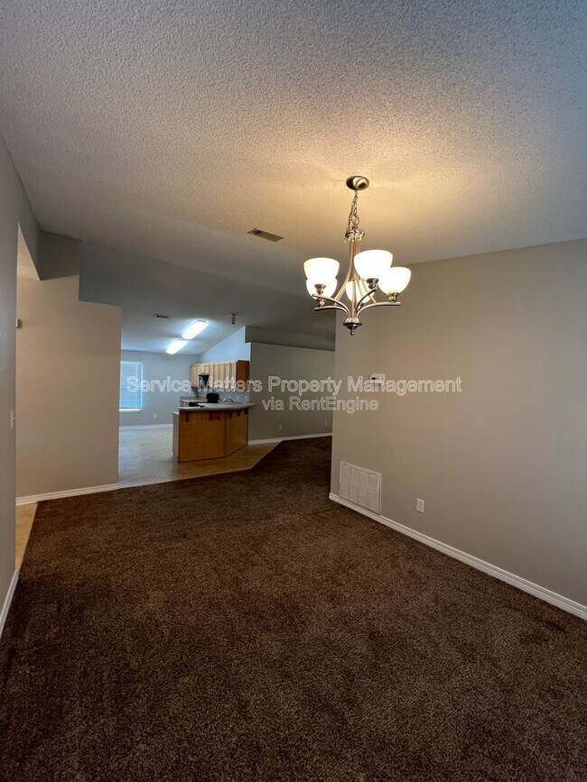 Building Photo - 10440 Millbrook Dr