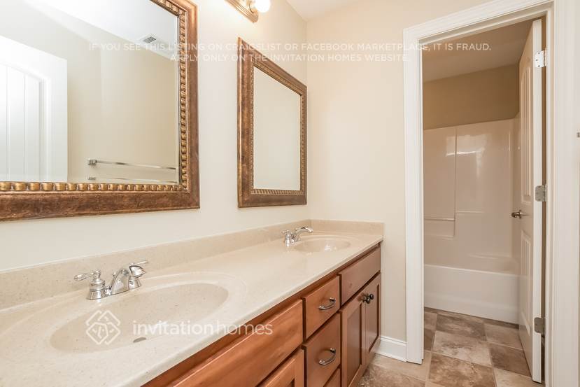 Building Photo - 5253 Monarch Dr