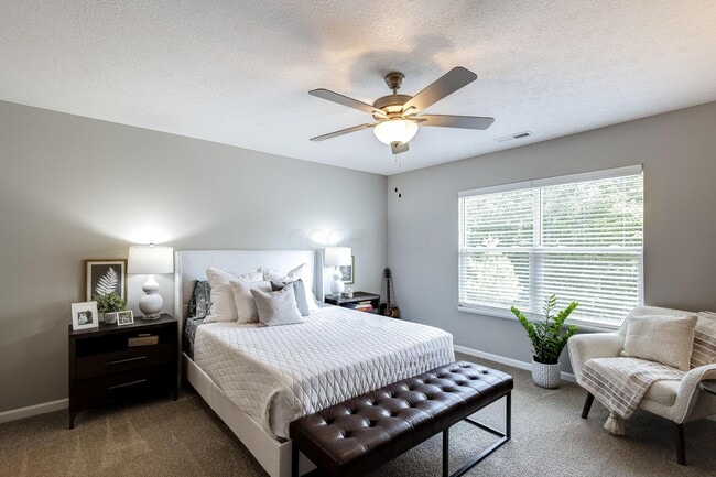 Building Photo - 24 Glade Lp