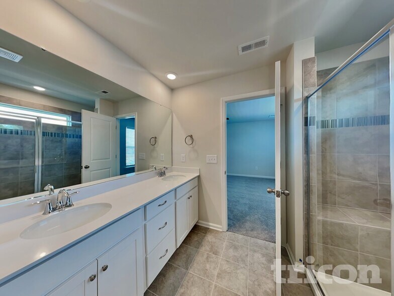 Building Photo - 112 Fennec Dr