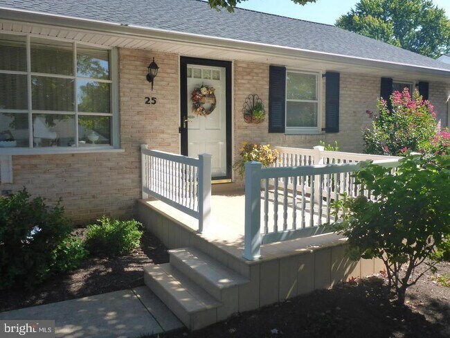 Building Photo - 25 Homestead Dr