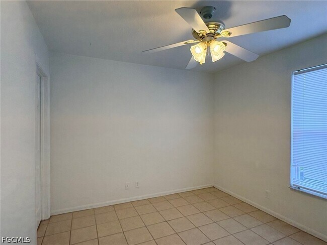 Building Photo - 8079 Pacific Beach Dr