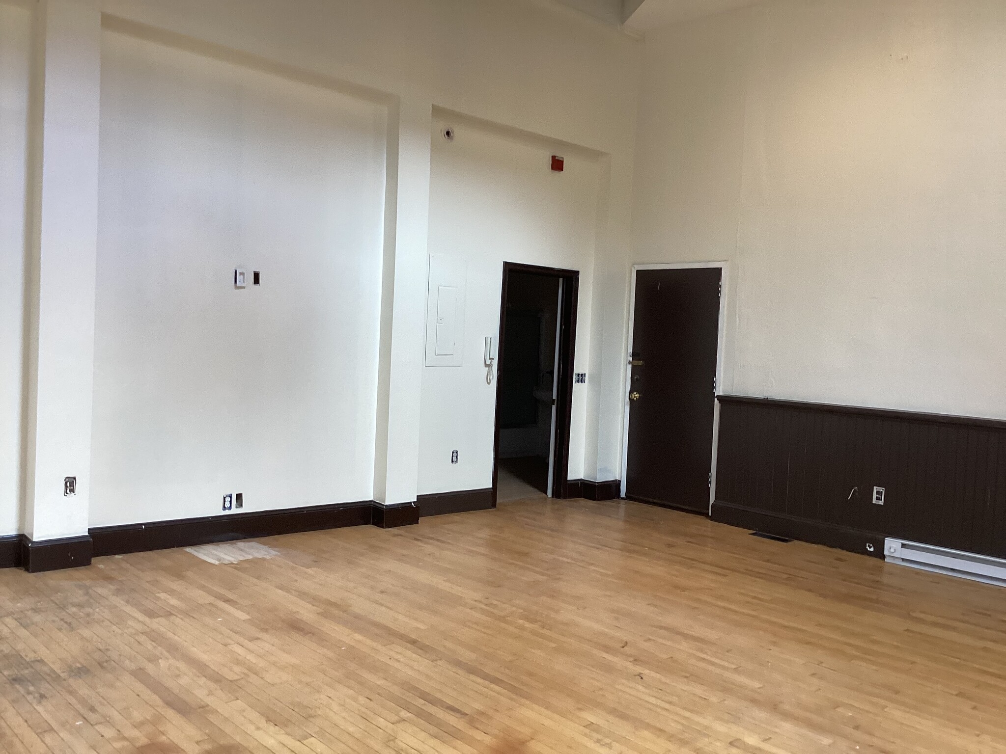 Building Photo - 151 W Salaignac St
