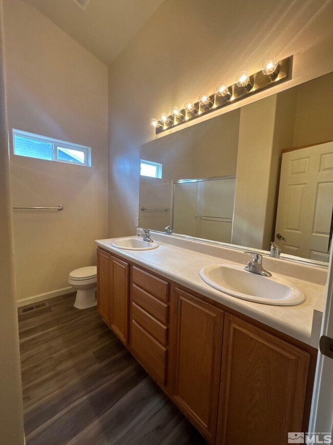Building Photo - 455 Mallard Way