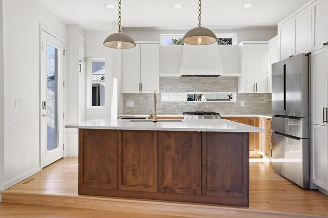 Building Photo - 4 blocks to Sloans Lake! immaculate home with large yard and garage