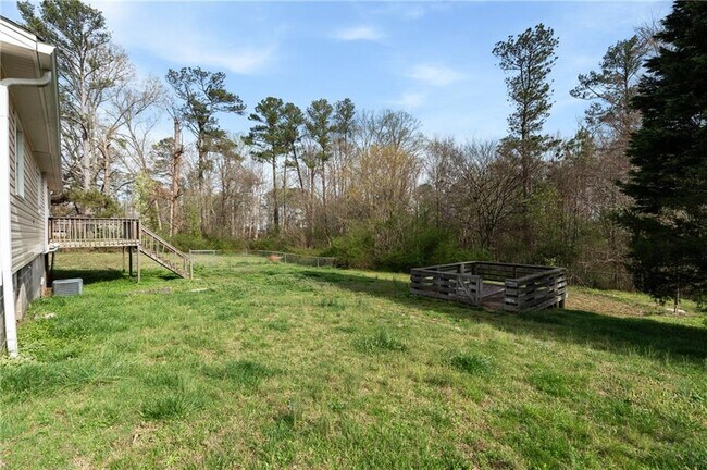 Building Photo - 173 Winndale Rd