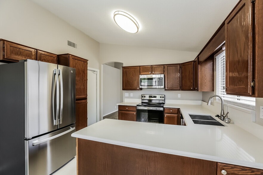 Building Photo - 8871 W Morningside Dr