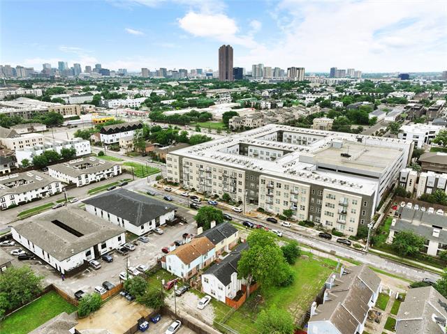 Building Photo - 4620 San Jacinto St