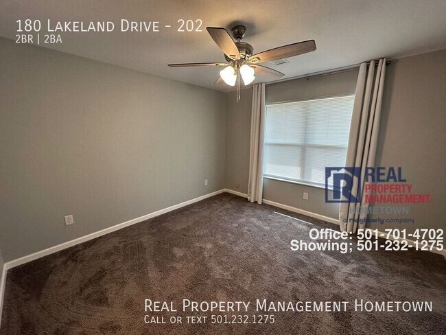 Building Photo - 180 Lakeland Dr