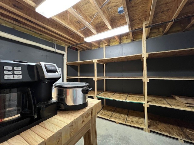 Building Photo - 4717 S Pointe Dr