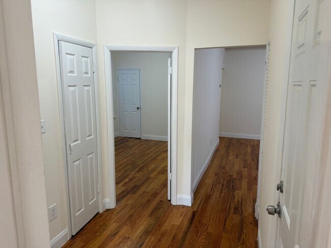 Building Photo - 165 N Oraton Pkwy