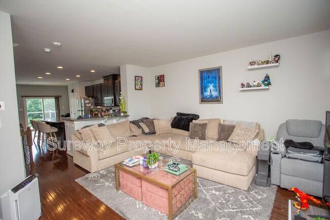 Building Photo - 172 Fela Dr