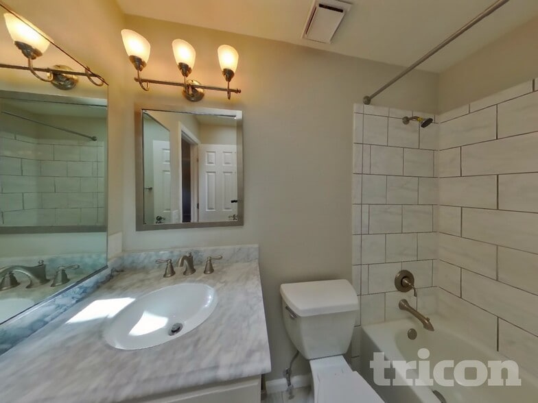 Building Photo - 7340 Windy Peak Dr