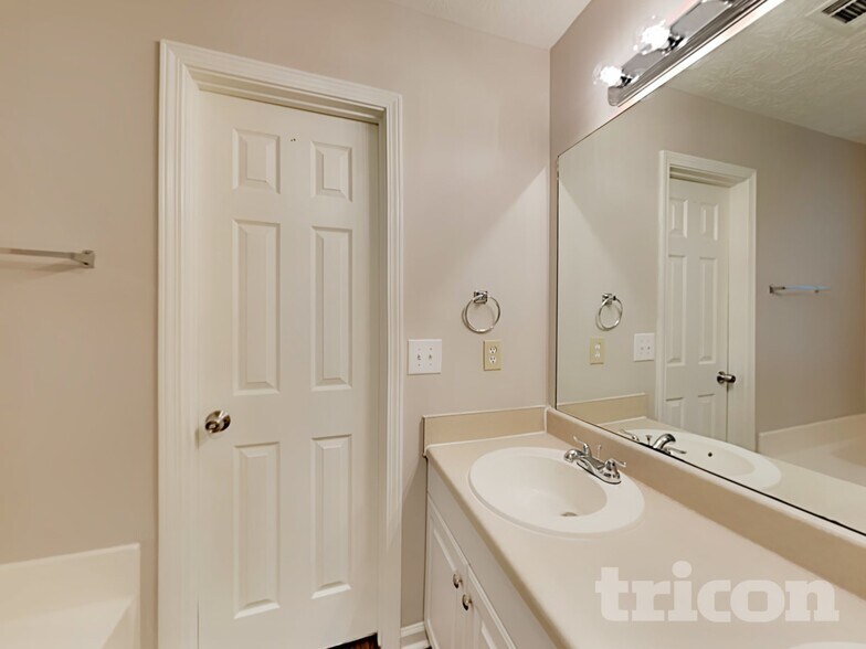 Building Photo - 1858 Hickory Creek Ct NW