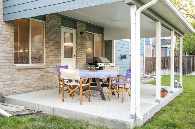 Building Photo - Spacious and Serene Home with Ideal Location near Parks, Trails, and Schools!