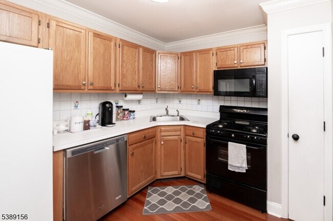 Building Photo - 52 Brookside Ln