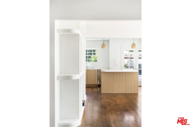 Building Photo - 3472 Rowena Ave