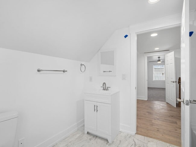 Building Photo - Home for rent in Hohenwald