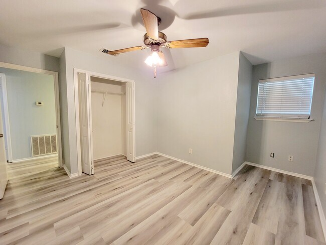 Building Photo - 1103 Dulles Ave