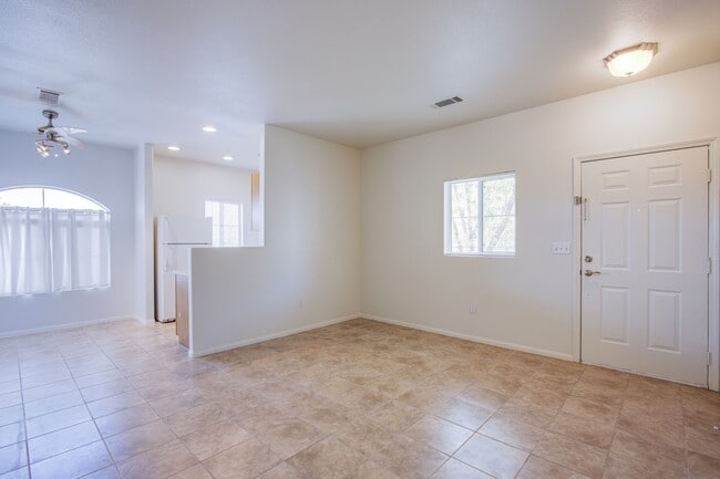 Building Photo - 1521 Ruby Cliffs Ln