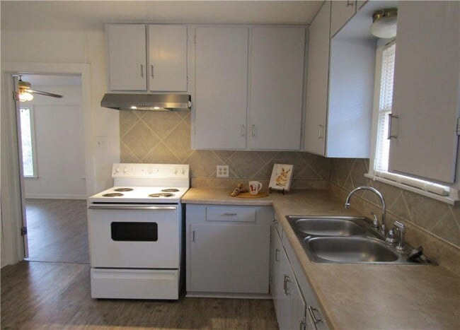 Building Photo - 10620 Deer Canyon Rd